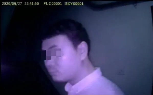 35岁男子飞机上猥亵邻座女乘客来自基金业协会 还是监考老师