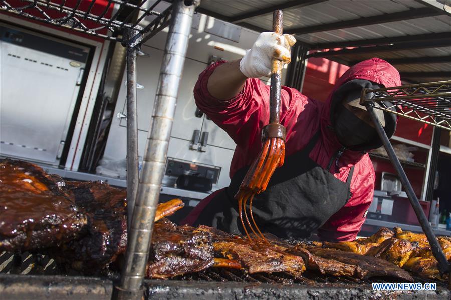 CANADA-ONTARIO-MISSISSAUGA-RIBFEST-DRIVE-THRU