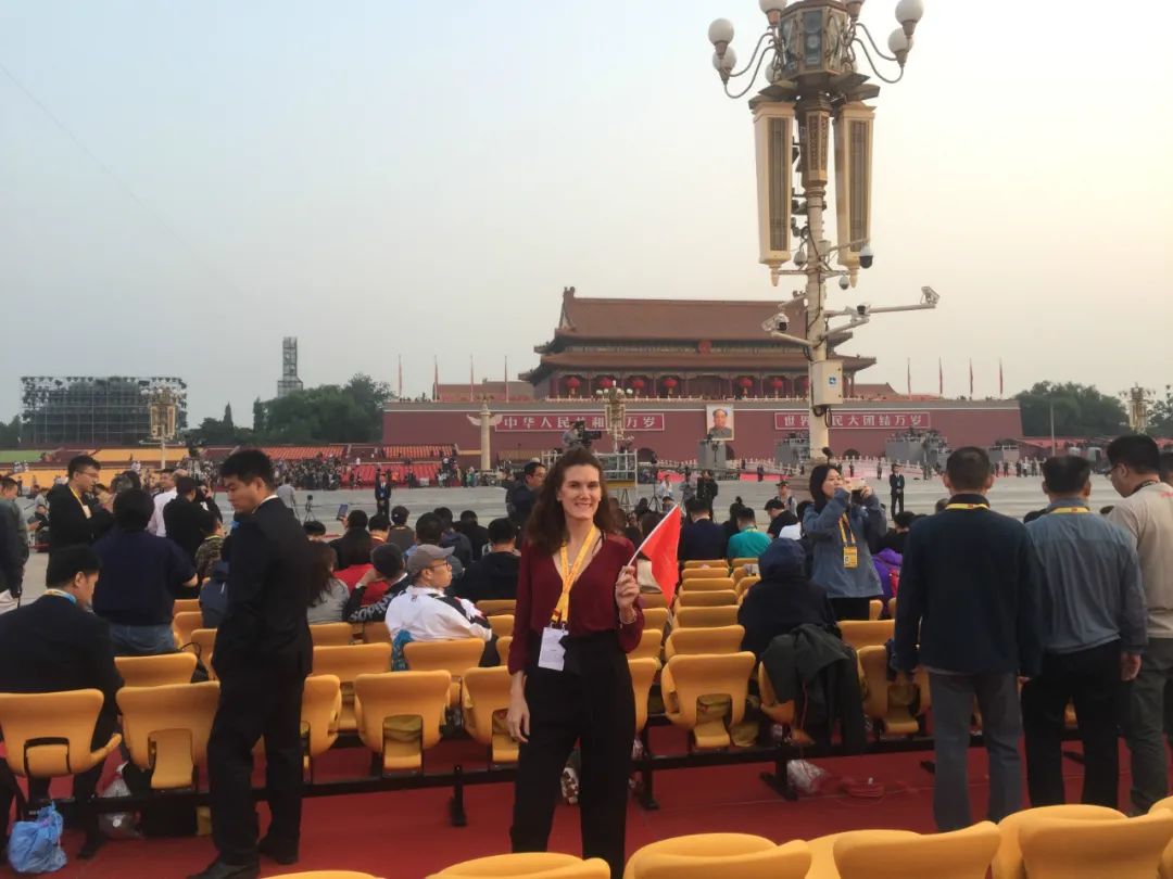 2019年10月1日，加夫列拉·阿维拉在北京报道新中国成立70周年阅兵仪式。图片由受访者提供。