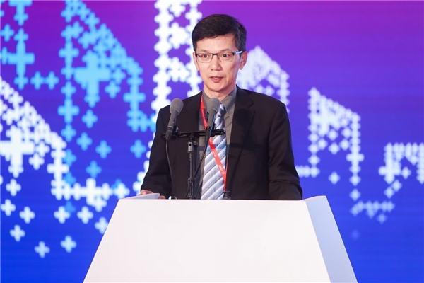 图：腾讯医疗副总裁王少君为腾讯医疗健康新品发布会致辞