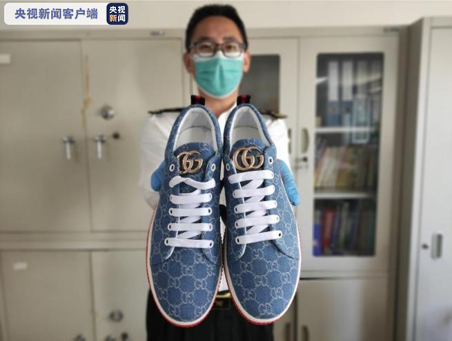 大连邮局海关查获拟出境至日本侵犯知识产权物