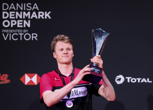 　　图:丹麦国家羽毛球队运动员安东森获得“2020 Danisa丹麦羽毛球公开赛”男单冠军
