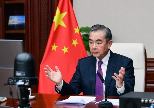 王毅：维护伊核问题全面协议 促进海湾地区和平