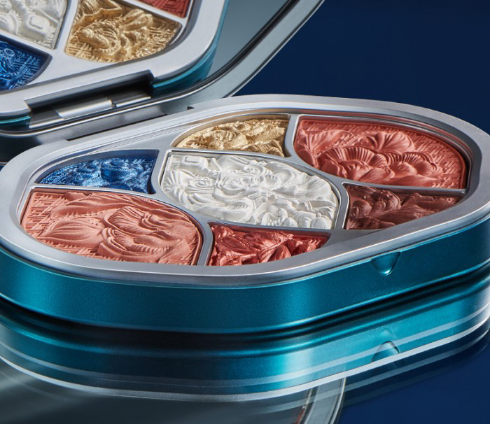 　花西子苗族印象彩妆盘