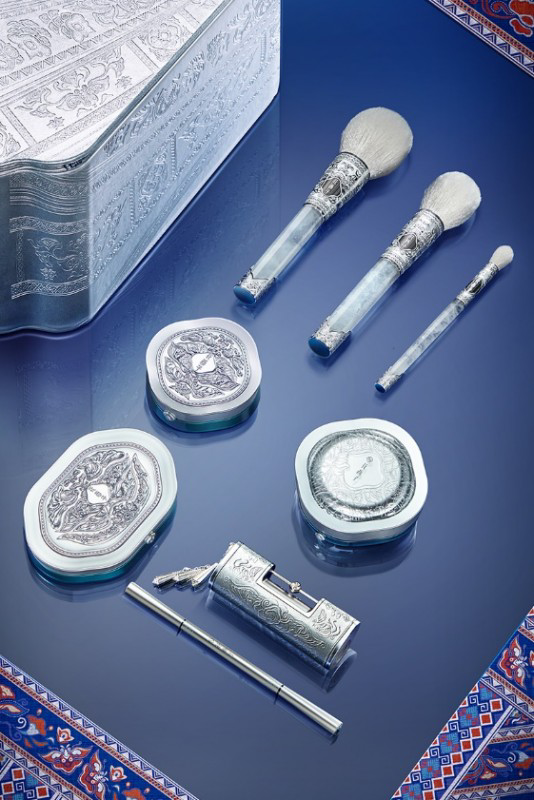 　花西子苗族印象高定系列产品