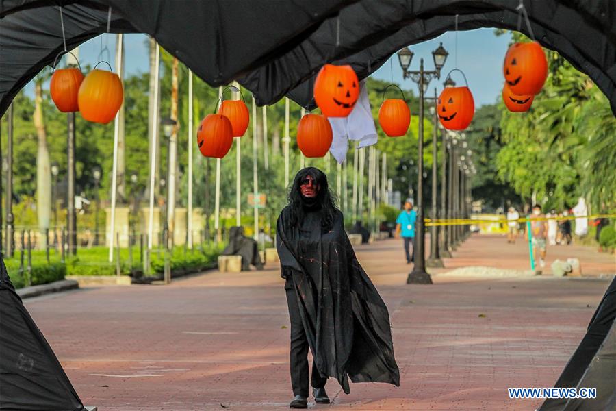 Rizal Park "Zombie Walk" held in Manila to celebrate Halloween World Rizal Park "Zombie Walk" held in Manila to celebrate Halloween World