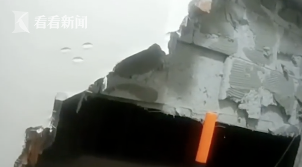 2be956d28c2eec91000923201f5eebce.png 回家发现客厅墙被砸穿 邻居装修队长:记错楼层