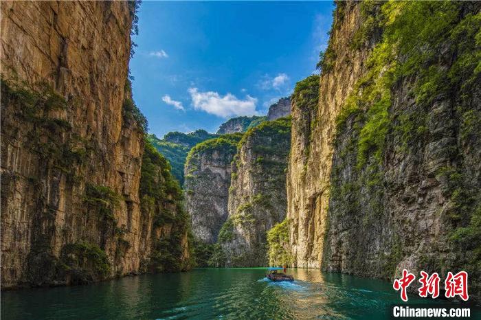 人说山西好风光,亿年风骚八泉藏。太行山大峡谷旅游景区供图