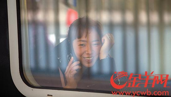 9日上午,广铁集团2020年春运首趟增开列车从广州站开出 记者 宋金峪 摄