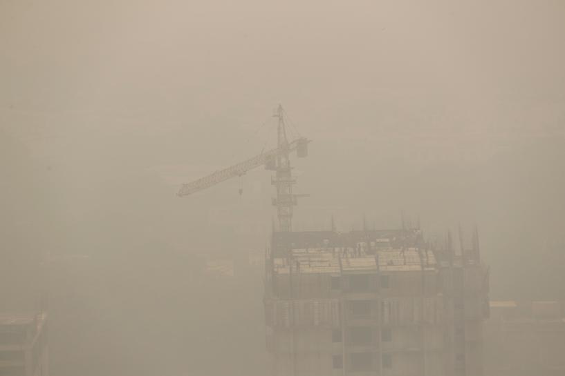 雾霾笼罩下的新德里 （图片来源：路透社）