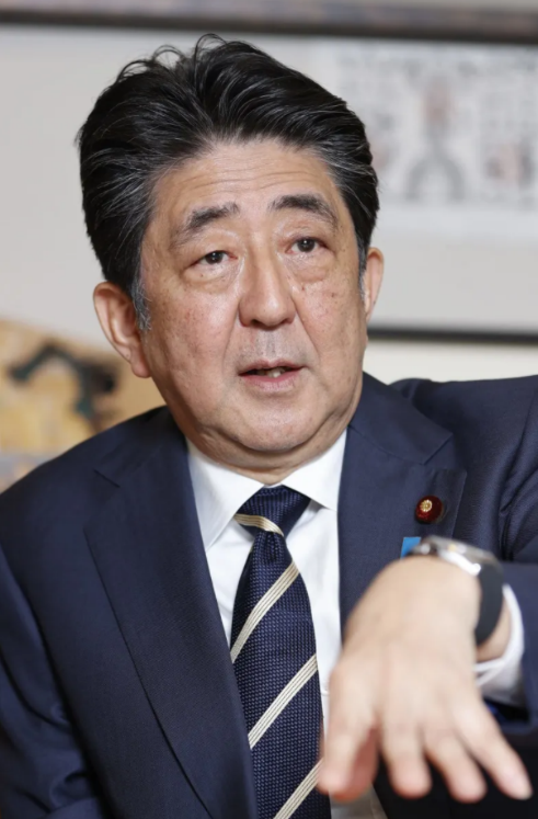 安倍12日接受共同社专访 图源：共同社