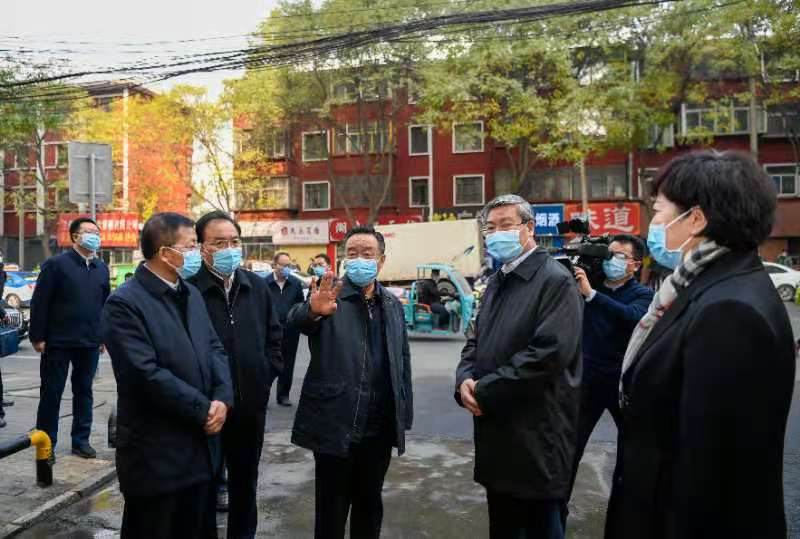 唐仁健在焦家湾冷冻厂检查疫情防控应急处置情况并在兰州市调研疫情防控工作