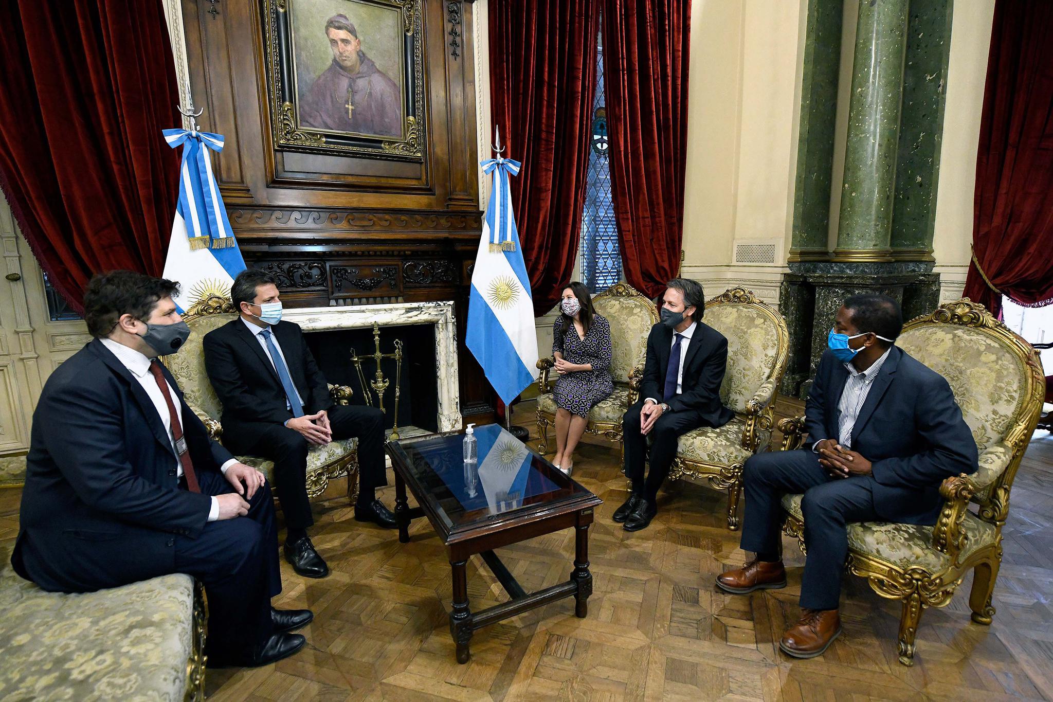阿根廷新冠肺炎累计病例超131万 一国际货币基金组织谈判官员检测呈