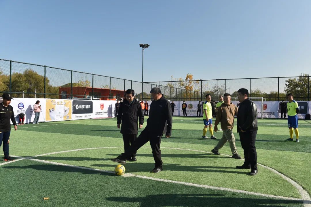 业余足球人口_人口普查(3)