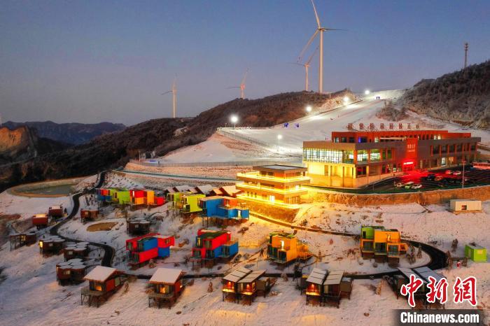 湖北武陵山区打造冰雪旅游促“冷资源”成“热