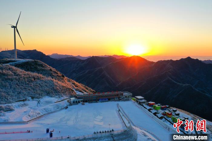 湖北武陵山区打造冰雪旅游促“冷资源”成“热