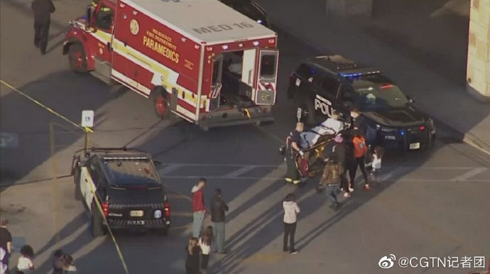 美威斯康星州一购物中心发生枪击案致8人伤 嫌犯