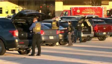 美国密尔沃基市一购物中心附近发生枪击案 多人