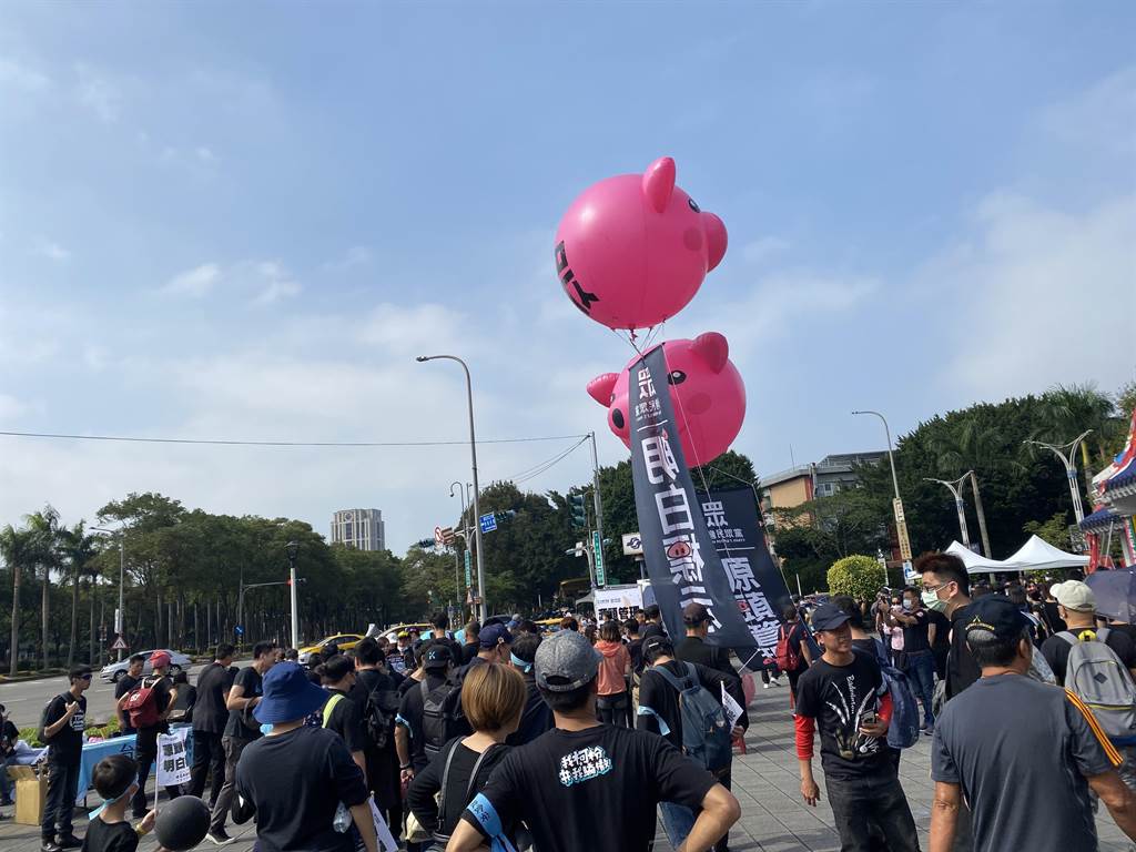 台湾”秋斗“现场（中时电子报）