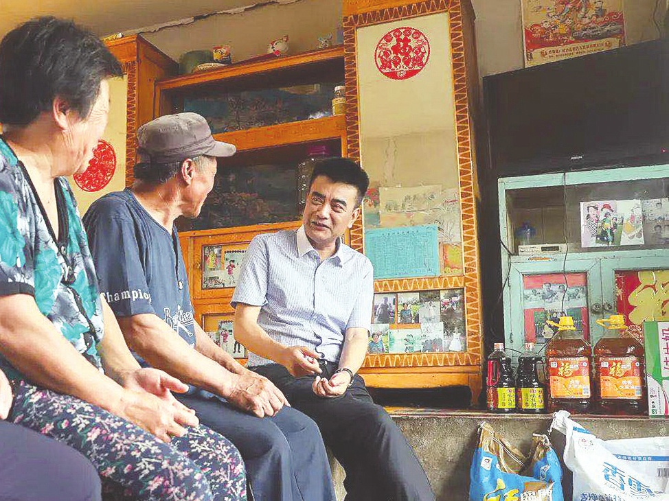 武汉贫困人口疫情_武汉疫情图片(2)