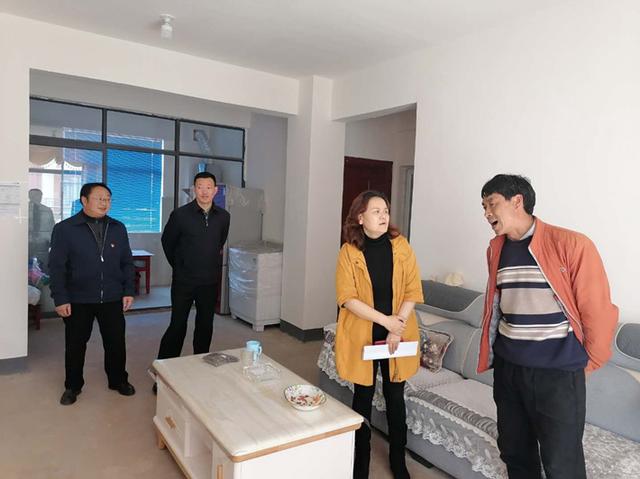 渠志榮(圖片來源于云南省廣播電視局網站)