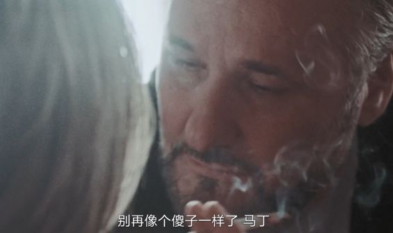 打败《小丑》拿下影帝,他凭什么 打败《小丑》拿下影帝,他凭什么