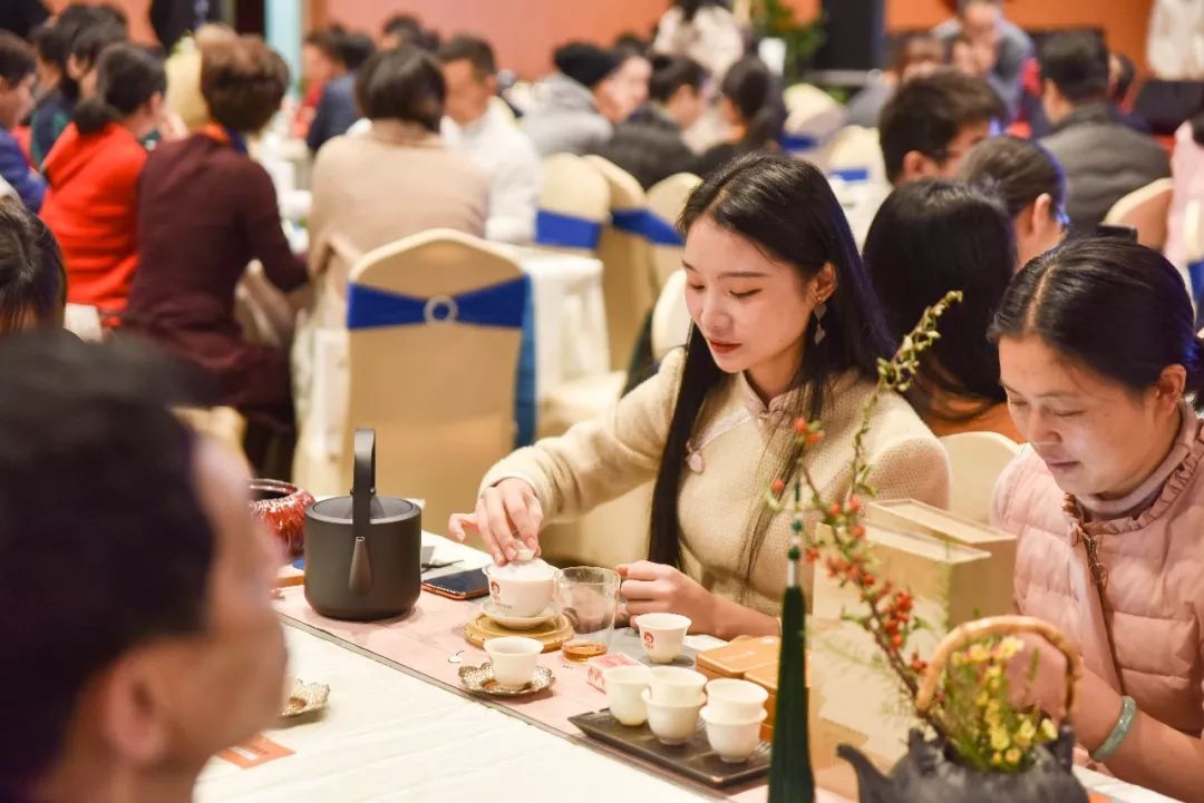 新手茶会尴尬如何避开 以及唐人阁论坛3年省2万选茶秘籍