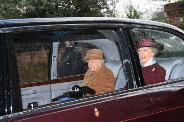 英国女王心情沮丧。(图:《地铁报》)