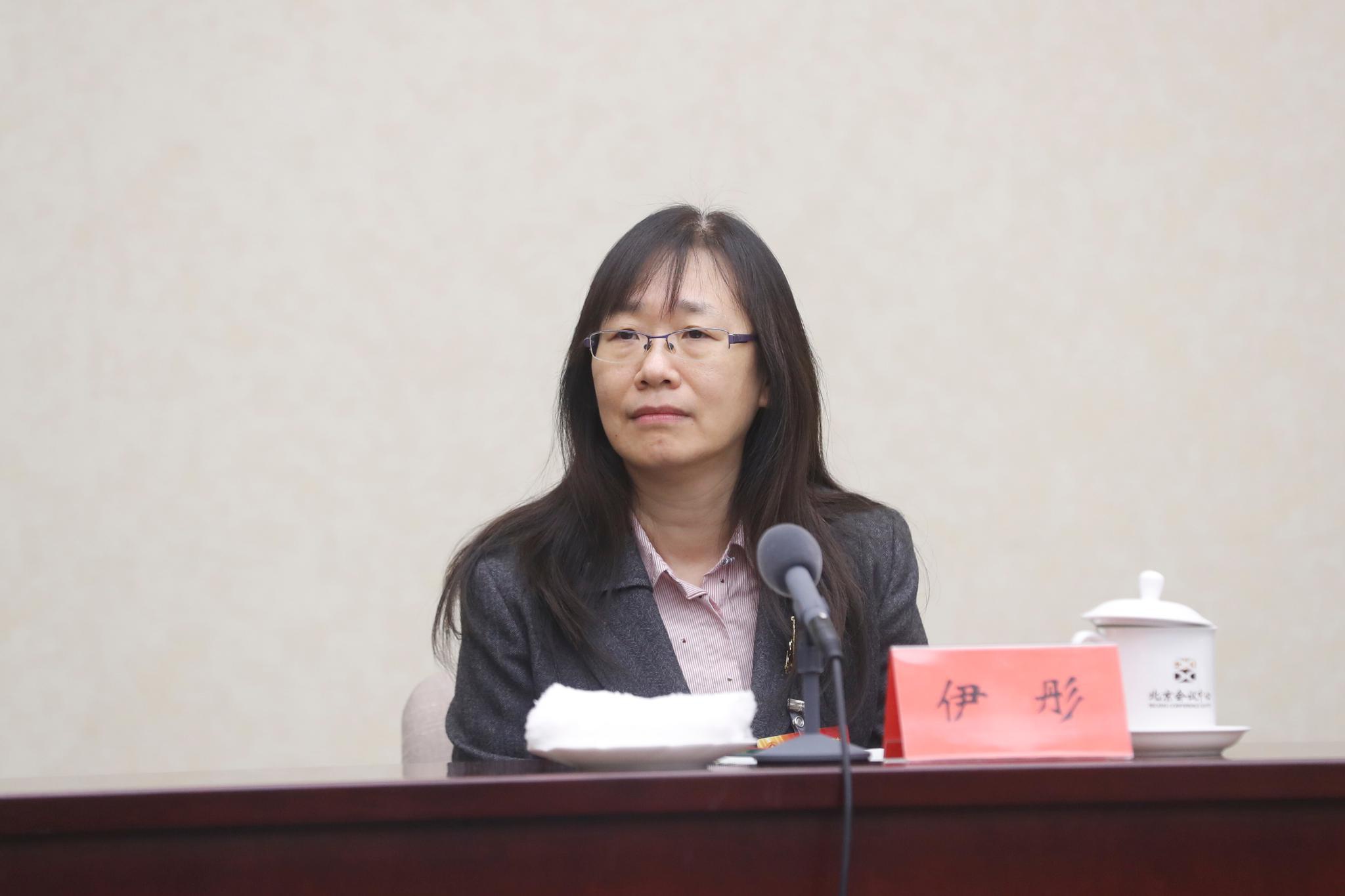 北京市第十五届人民代表大会第三次会议,市人大代表伊彤在“履职新时代”专访中回答记者提问。摄/新京报记者 侯少卿