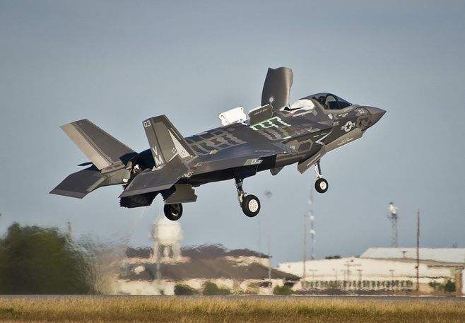 英国空军再获三架F-35B 总数已达21架