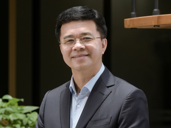 董事长梁铭_董事长办公室图片