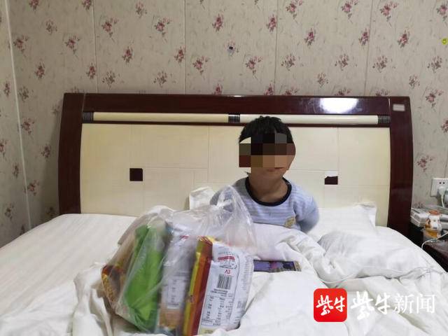 4岁男童被多人“转手” 留一人在宾馆
