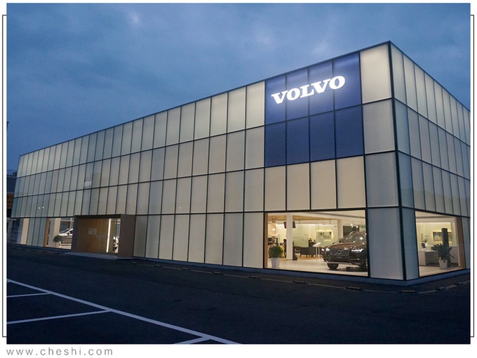 车型对标Model 3不说 沃尔沃这个新品牌把店还开在了特斯拉隔壁