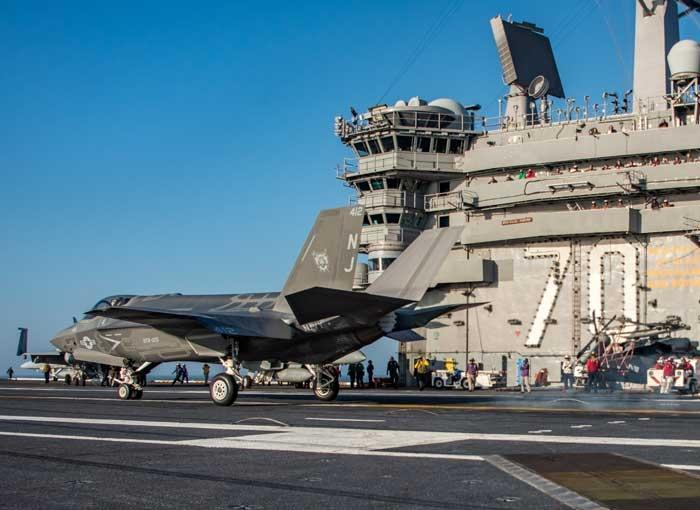 F-35C在“卡尔·文森”号上降落,“尼米兹”是接“卡尔·文森”的班,继续测试F-35C 图源:美国海军