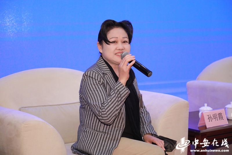 省人大代表,淮南市妇联副主席,淮南市直机关幼儿园党支部书记、园长孙明霞