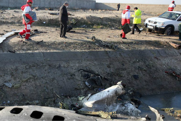 失事客机现场（图片来源：美国NBC新闻）