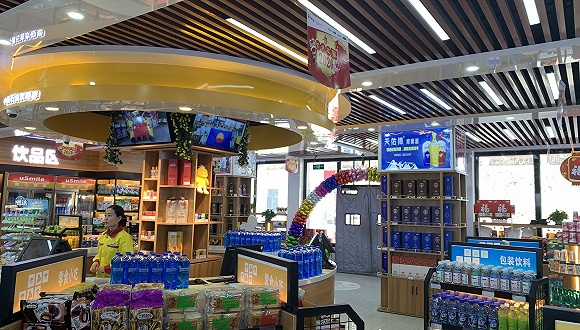 加油站想卖给你更多东西：改造站厅 变身“微商