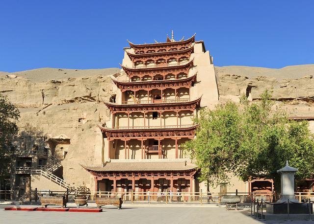 专访敦煌研究院院长赵声良:必须在保护好文化遗产的基础上做旅游开放