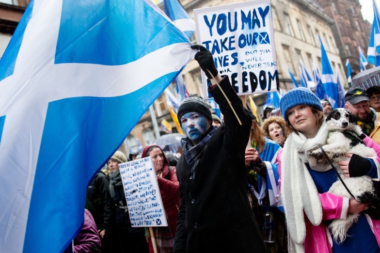  ↑2020年1月11日，英国苏格兰地区格拉斯哥市爆发苏格兰独立游行 （来源：彭博社）