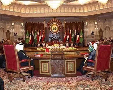 有美国驻军，邻沙特的小国，为何敢挺伊朗？