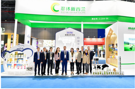 　出席开馆仪式的领导及嘉宾合影