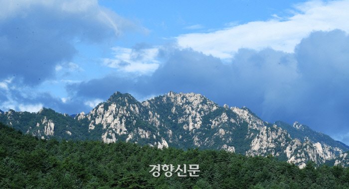 朝鲜金刚山景区(《京乡新闻》)