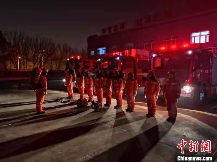 石河子救援力量集合待命。 新疆消防救援总队提供 摄