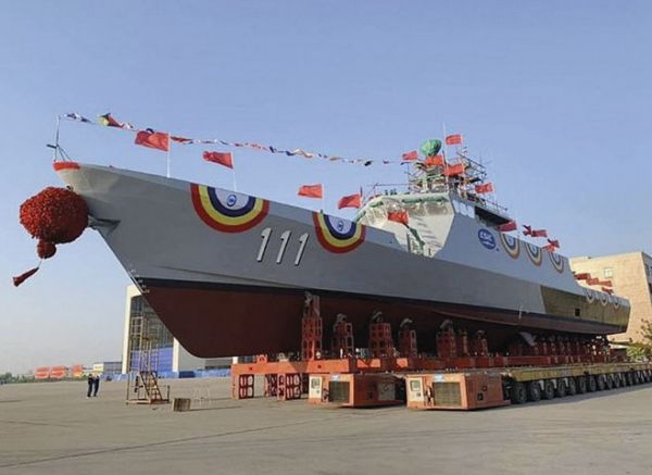 舷号111的“马来短剑”号濒海任务舰(美国雅虎消息网站)