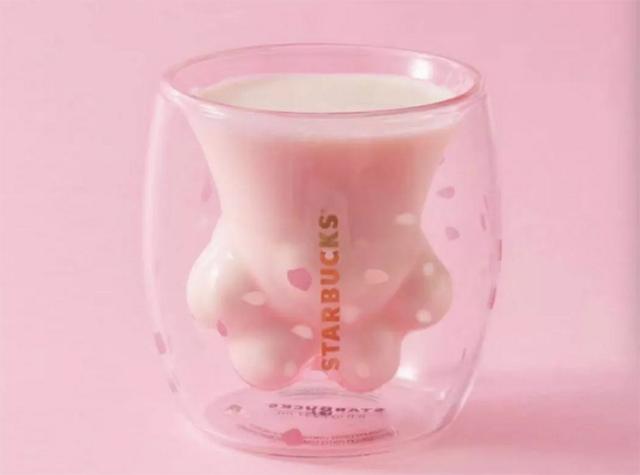 星巴克猫爪杯被疯抢后，现周边文具又占据市场，用不到也要买系列
