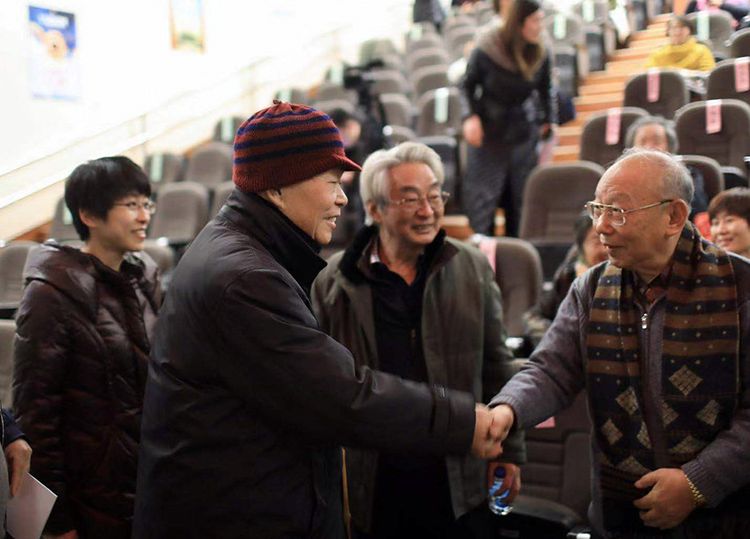 盲人口述史_盲人眼睛图片