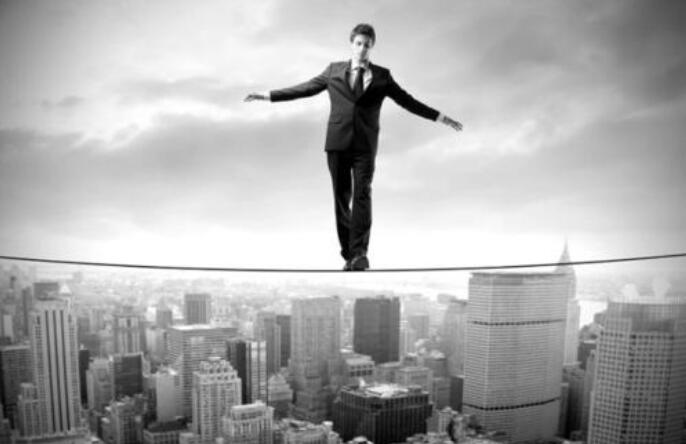 农历新春临近！美国人忙着审判特朗普……