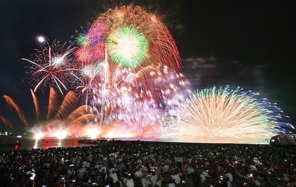 2019年的三国花火大会(福井新闻)
