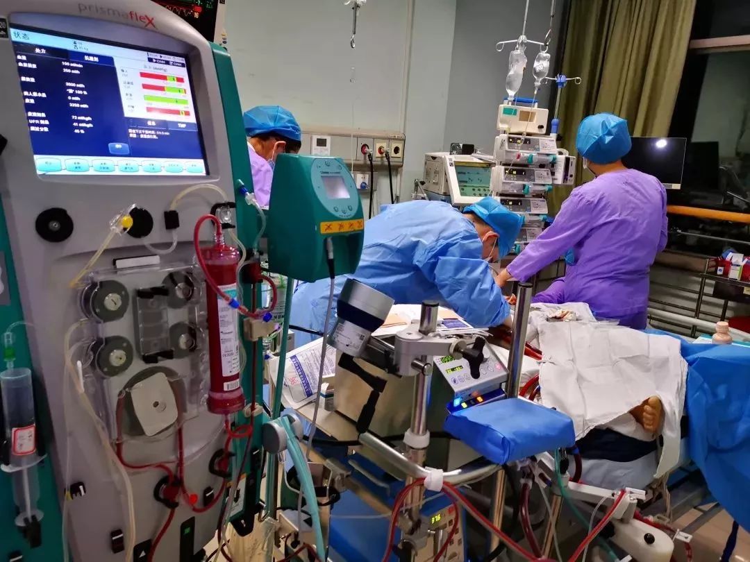20岁女孩淋了点小雨,结果差点就没命了……这种病好发于20-40岁青壮年!