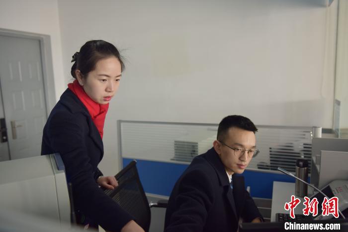 “90后”高铁女站长的“春运十二时辰”